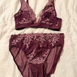 Wacoal Lace Bralette and Panty Set - Purple